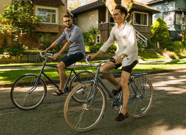 Conversational Cycling on Upright Bikes. Photo by Kamil Bialous.
