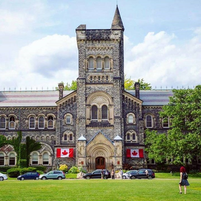 TOP 10 BEST COLLEGES IN TORONTO FOR INTERNATION STUDENTS